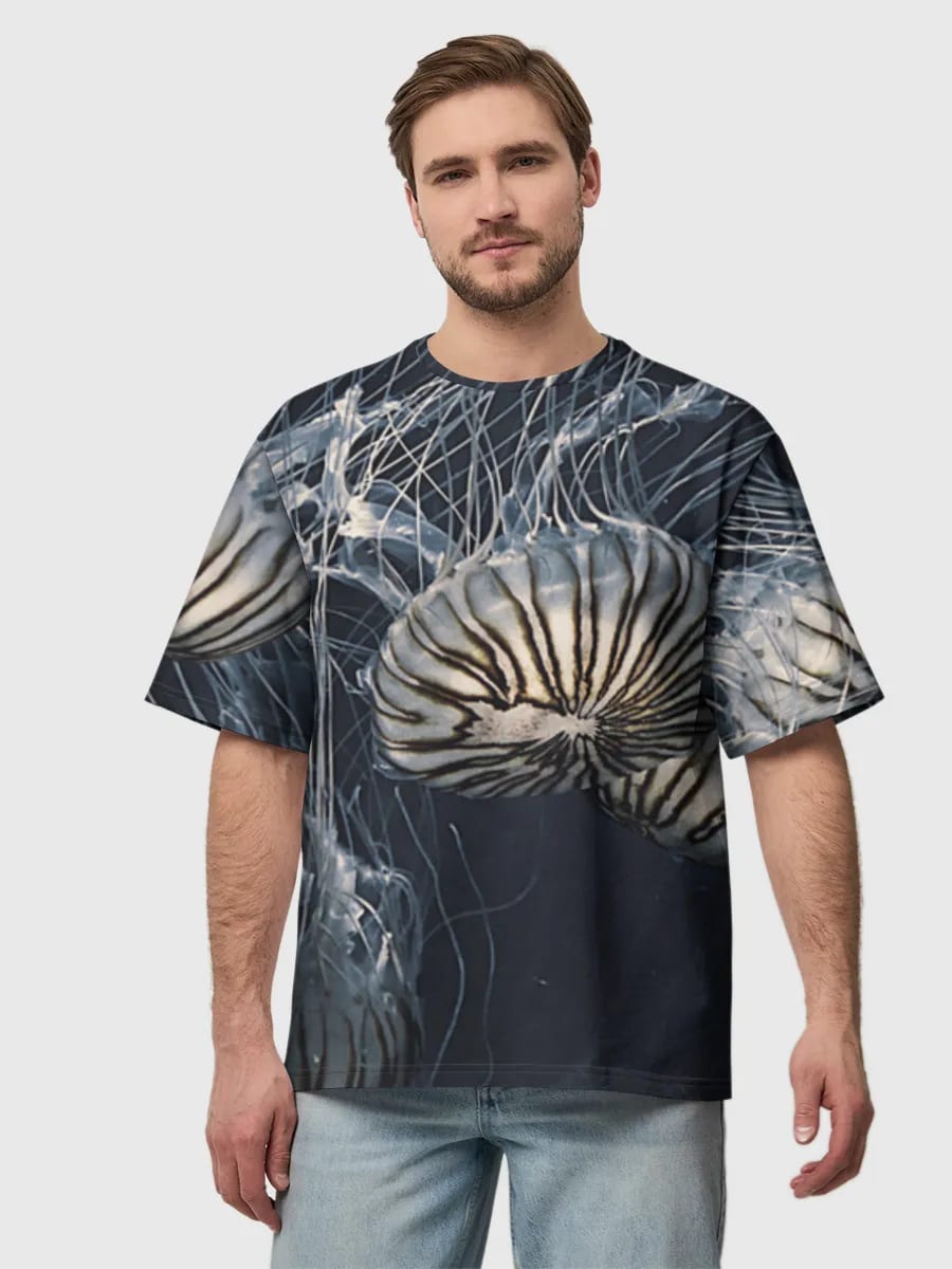 Medusas luminosas a la deriva