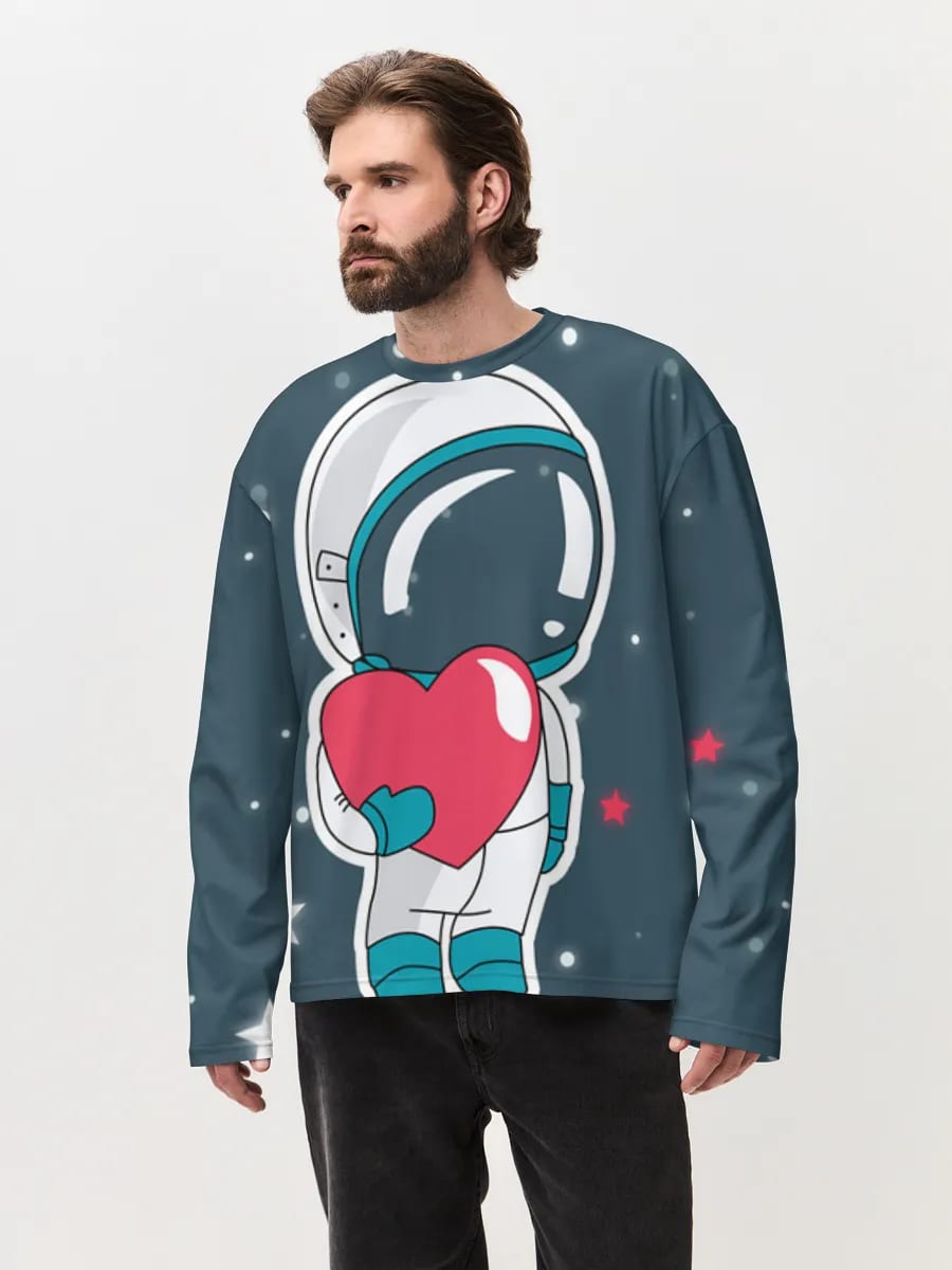 Astronauta sosteniendo el corazón