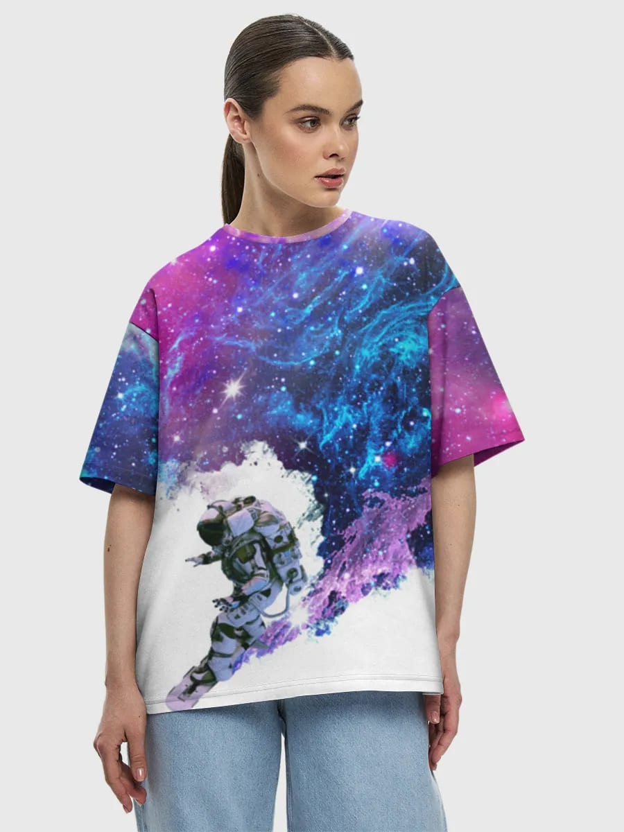 Astronaute Surfant sur le Cosmos